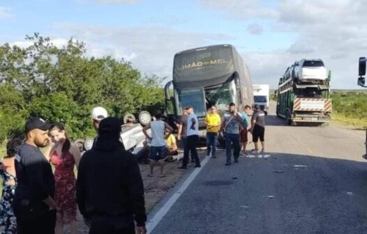 Banda Limão com Mel sofre acidente de ônibus no interior da Bahia