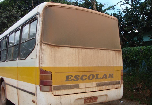 Bandidos fazem arrastão em ônibus com estudantes