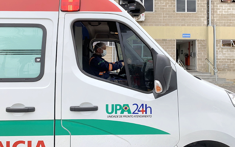 Conheça a rotina de quem atua nas ambulâncias das UPAs em meio à pandemia