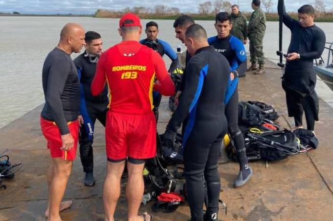 Barco-hotel naufraga no Pantanal e deixa pelo menos seis mortos