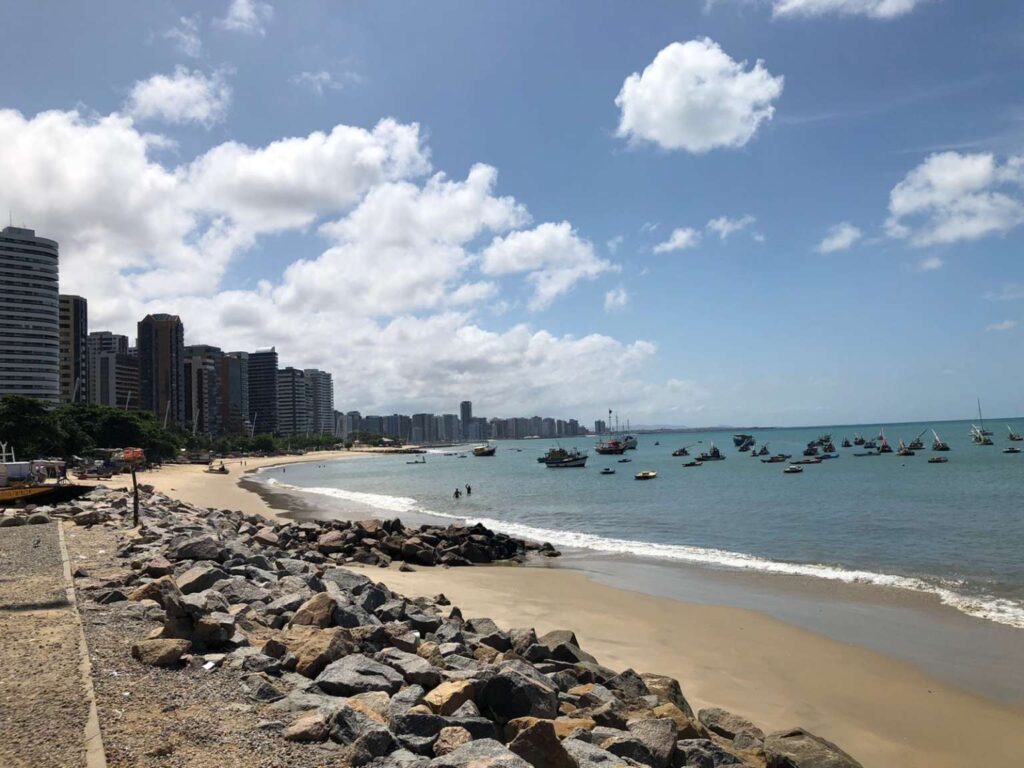 Fortaleza tem 18 praias próprias para banho neste fim de semana, diz Semace