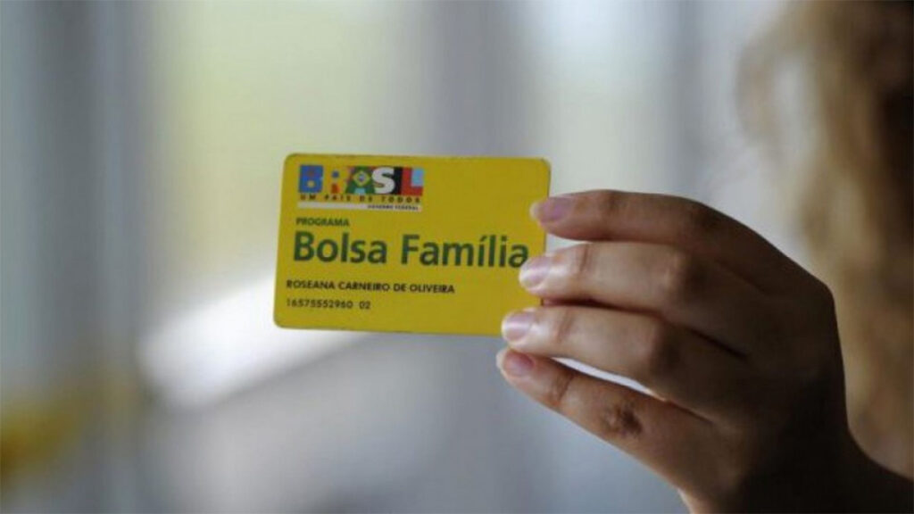 13° salário do Bolsa Família começa a ser pago este mês; saiba quem tem direito