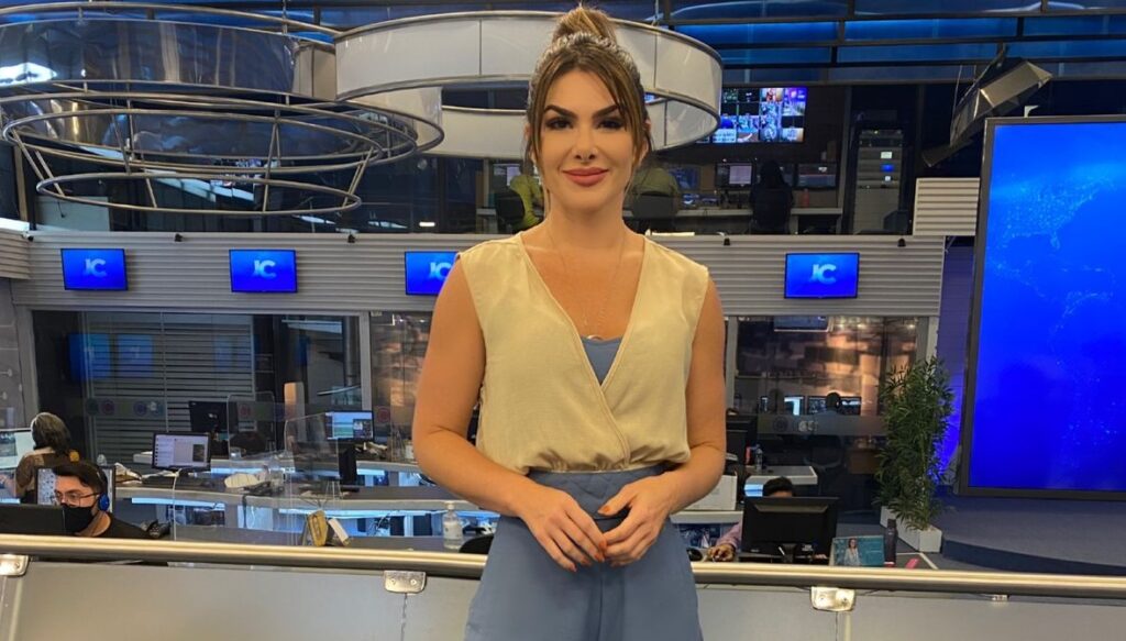 Bianca Saraiva apresenta o Jornal da Cidade.