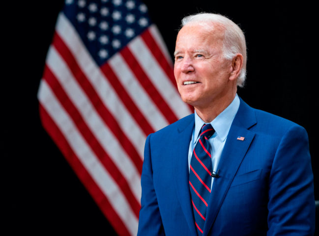 Biden afirma que Zelensky não quis ouvir alertas de invasão à Ucrânia