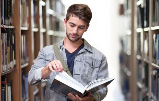 Bolsa e financiamento ajudam 60% dos alunos a concluírem faculdade