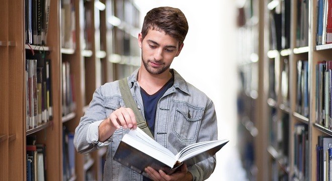 Bolsa e financiamento ajudam 60% dos alunos a concluírem faculdade