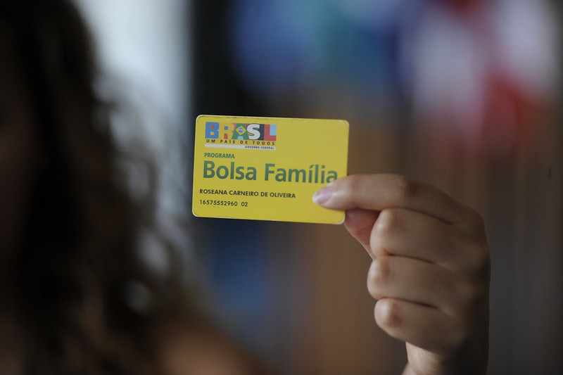 Bolsa Família encerra pagamentos nesta sexta-feira (29) antes do Auxílio Brasil