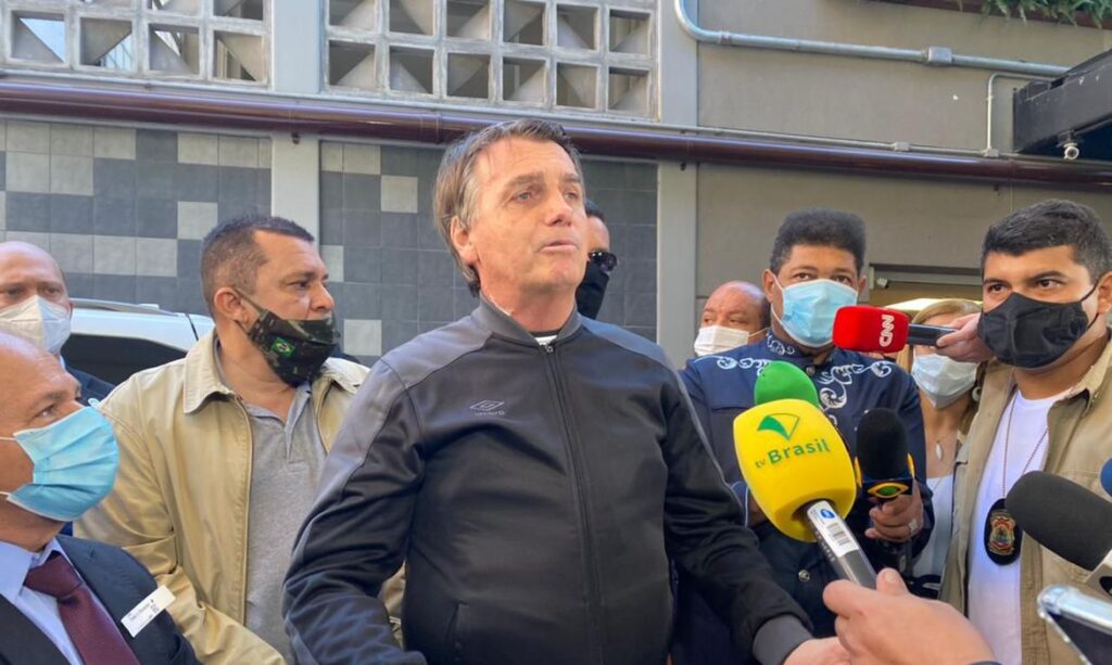 Bolsonaro afirma que ‘obesidade e pânico’ têm matado pessoas com Covid-19