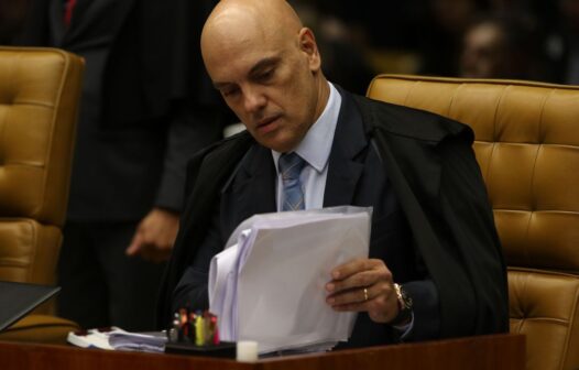 Bolsonaro encaminha pedido de impeachment de Alexandre de Moraes, ministro do STF