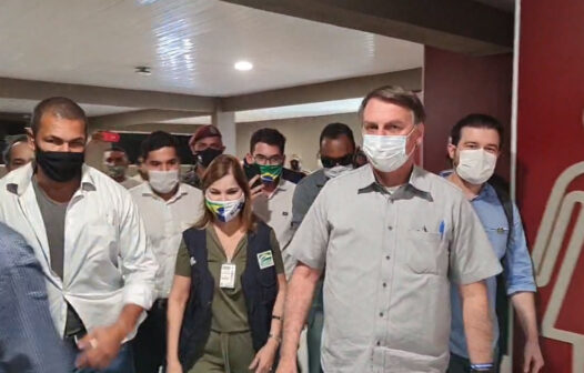 Bolsonaro chega ao Ceará; apoiadores realizam motociata e aglomerações