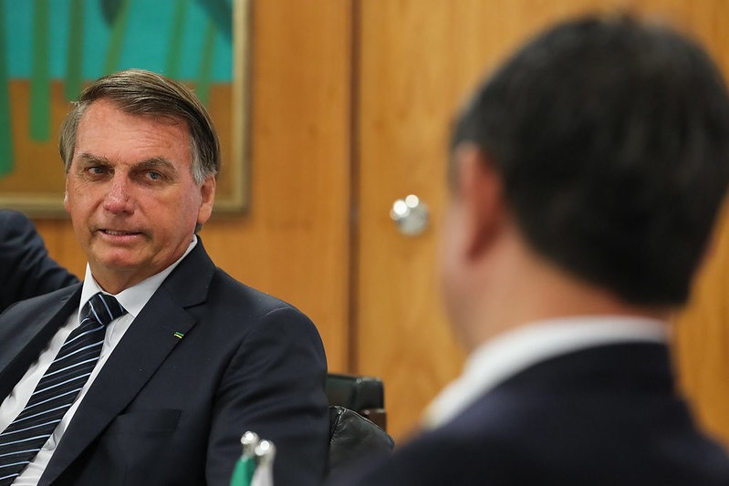 Bolsonaro diz que reza para ‘não fecharem tudo de novo’ no país