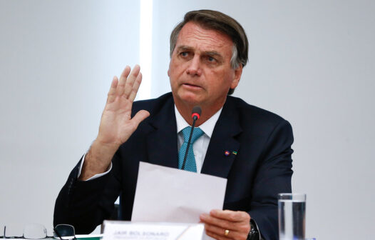 Bolsonaro passa 40 minutos em posto médico no início da manhã de quarta (1º)