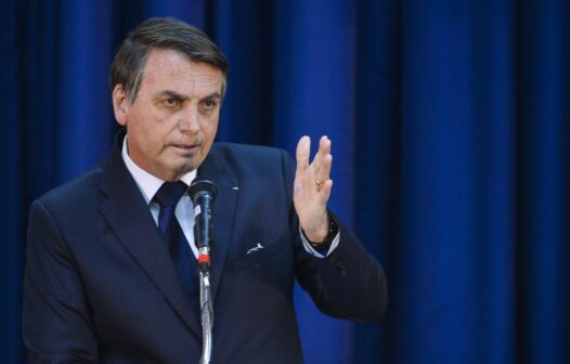 Bolsonaro sanciona lei para Brasil entrar na Covax Facility