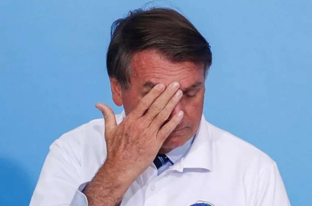 “Tem alguns idiotas que até hoje ficam em casa”, dispara Bolsonaro