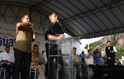 Bolsonaro participa de entrega de sistemas de abastecimento de água em Quixadá; assista como foi!