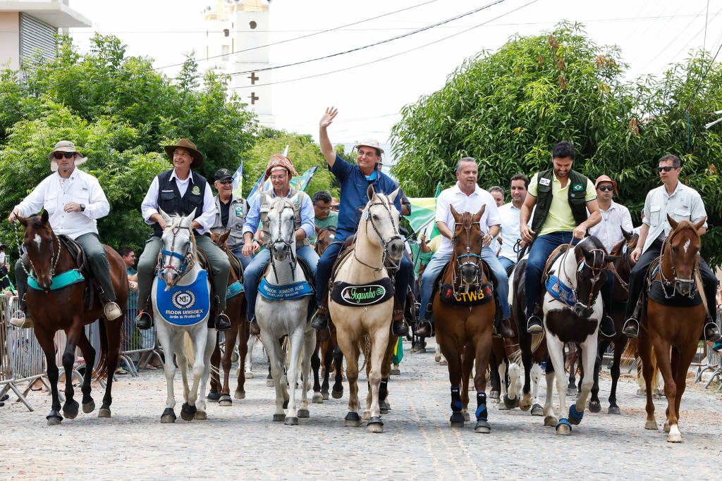 De viagem pelo Nordeste, Bolsonaro participa de “jeguiata” no interior do Rio Grande do Norte