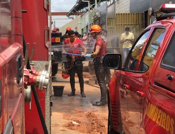 Após três dias de buscas, bombeiros resgatam corpo de mulher que caiu em poço de 70 metros em Juazeiro do Norte