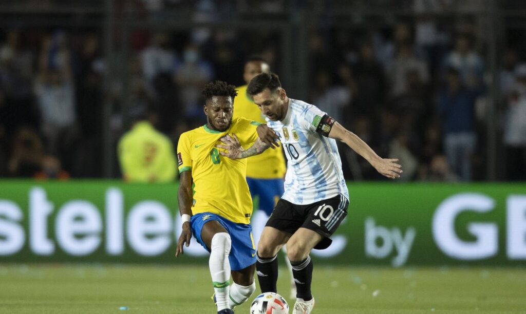 Seleção brasileira empata sem gols com a Argentina em jogo muito acirrado em campo