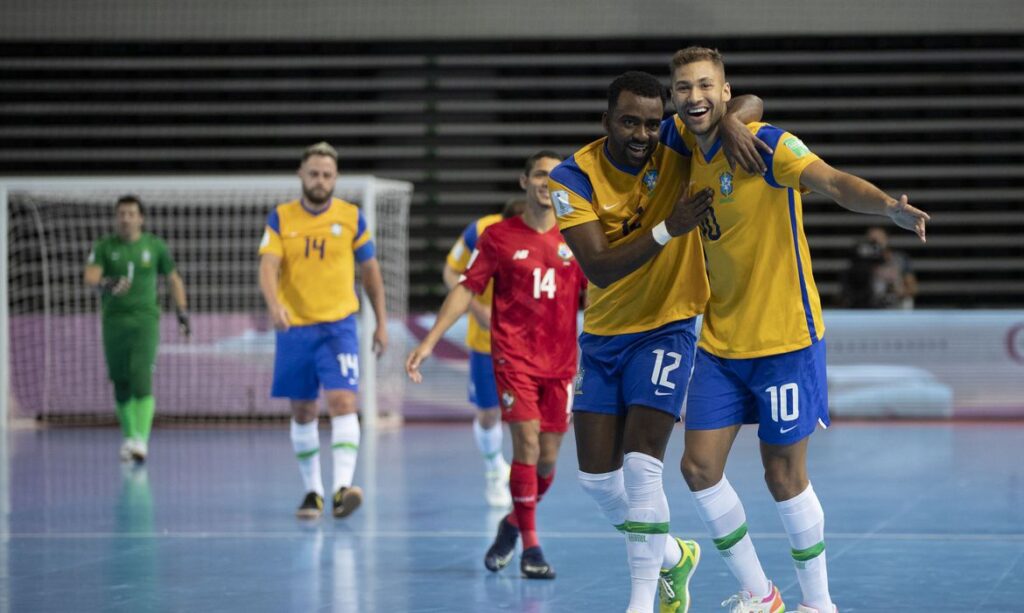 Brasil encara Japão nas oitavas de final da Copa do Mundo de futsal