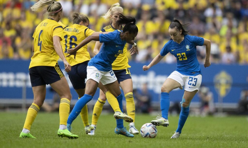 Seleção feminina perde da Suécia, em último jogo antes da Copa América