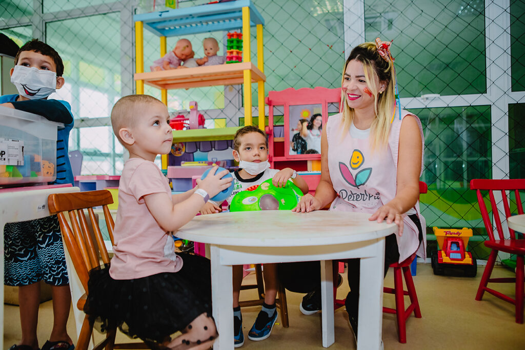 Bazar com produtos da Receita Federal beneficia hospitais em Fortaleza