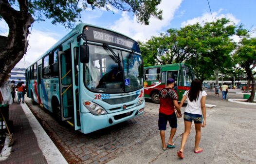 Etufor altera itinerário de nove linhas de ônibus que passam na Rua Castro e Silva, no Centro de Fortaleza