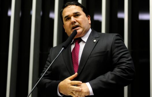 Ex-deputado Cabo Sabino é expulso da Polícia Militar por liderança de motim