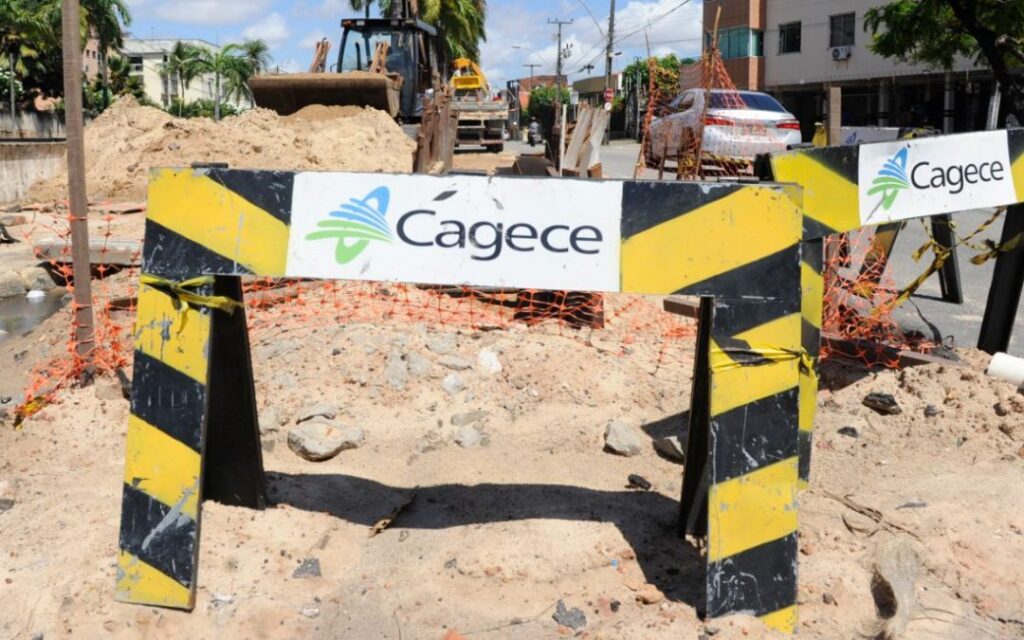 Cagece realiza obra no bairro Papicu; veja desvios e mudanças nos ônibus