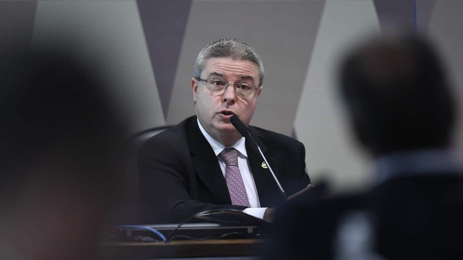 Câmara aprova indicação de Anastasia para vaga no TCU