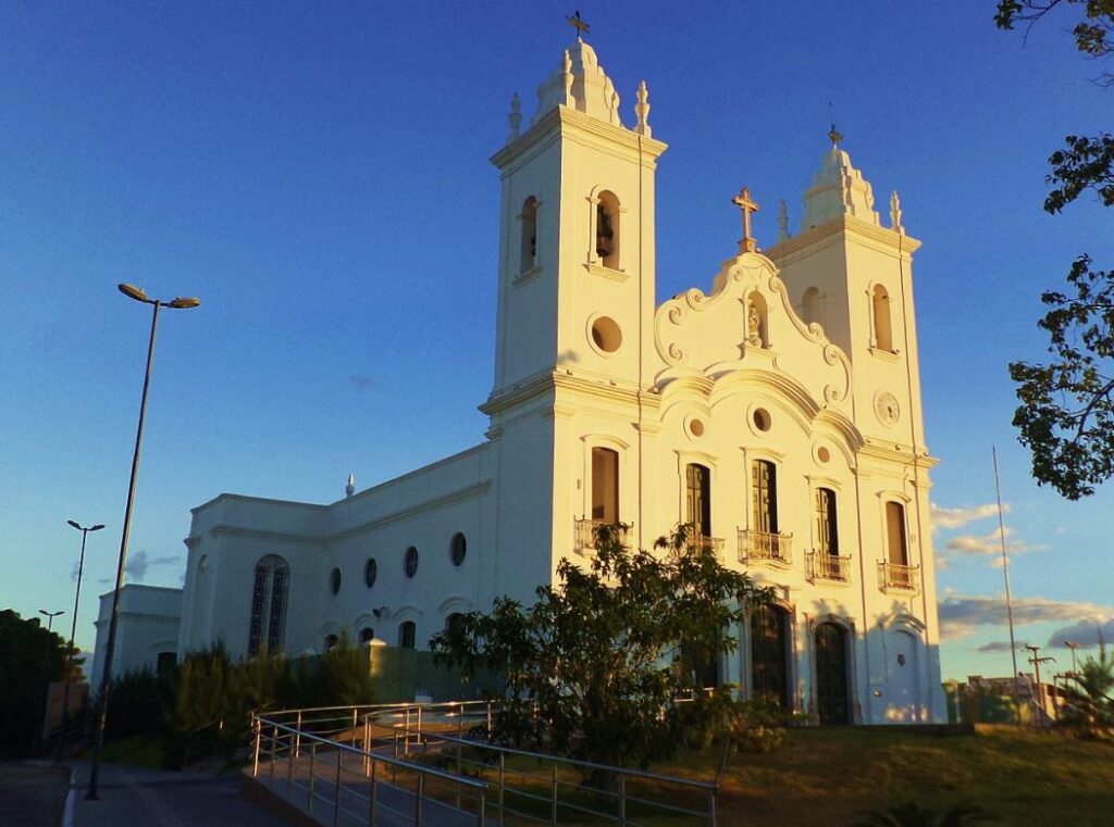 Câmara de Sobral discute auxílio emergencial de R$ 600 para igrejas