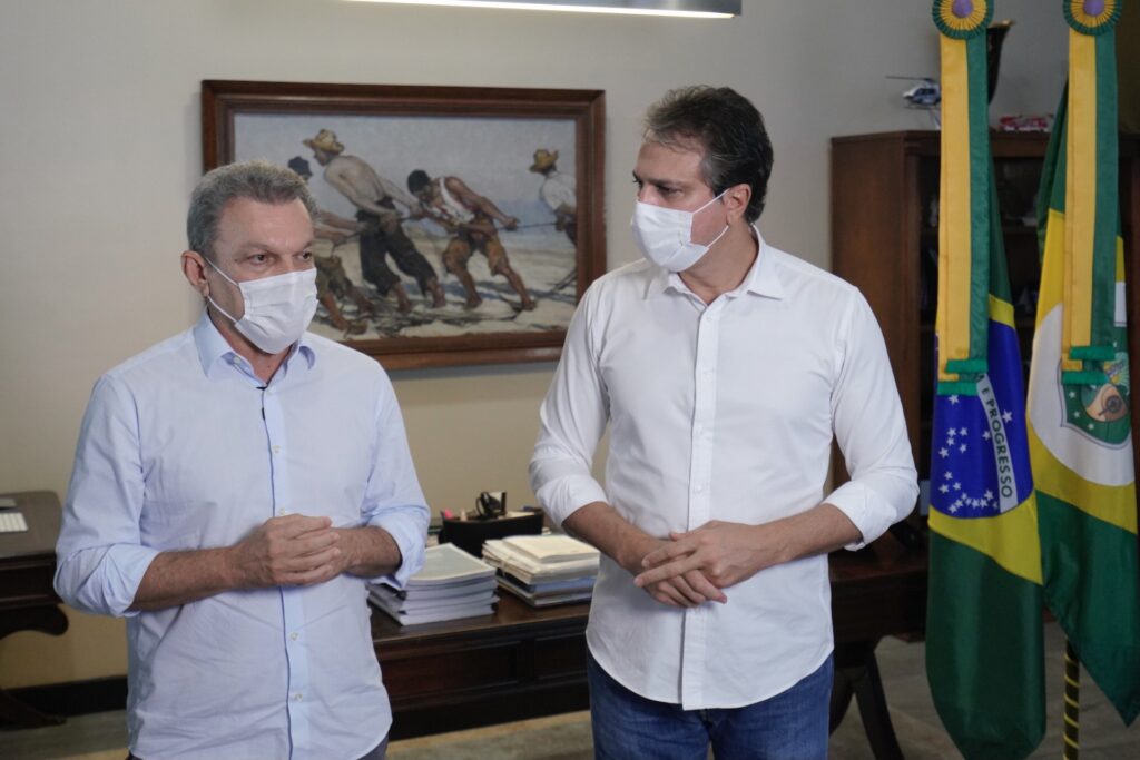 Camilo Santana e Sarto criticam pedido de Bolsonaro sobre desobrigar o uso de máscaras