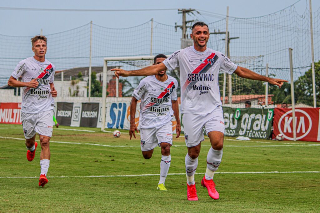 Na estreia do técnico Anderson Batatais, Ferroviário goleia o Paysandu e cola no G-4 da Série C