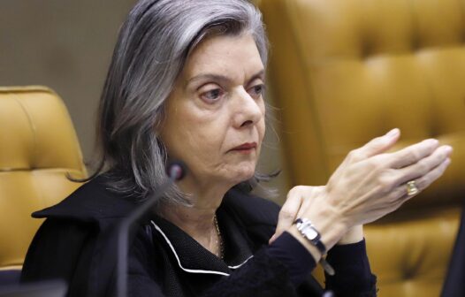 Cármen Lúcia solicita informações a Bolsonaro sobre desmatamento