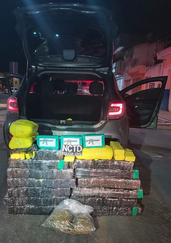 Polícia apreende 157 kg de drogas em cidade do Cariri e prende dois suspeitos