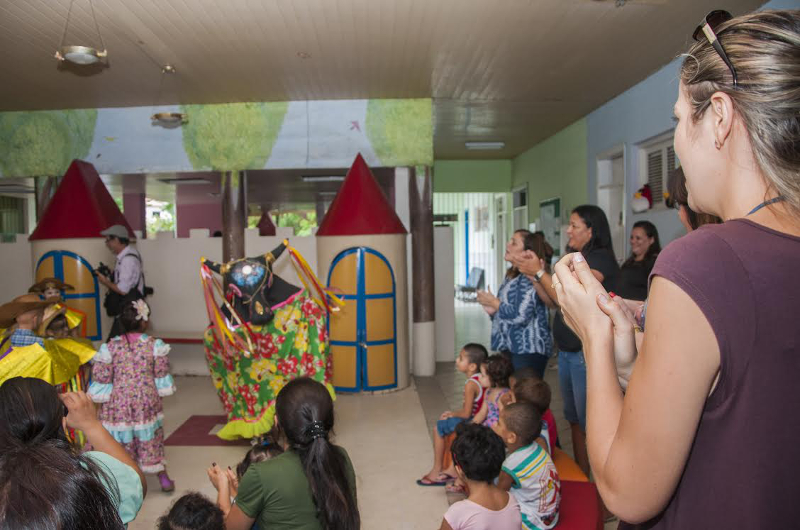 Crianças deficientes de abrigos ganham novo espaço de tratamento em Fortaleza