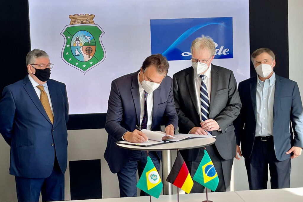 Ceará assina acordo com multinacional alemã para a produção de Hidrogênio Verde no Pecém