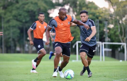 Ceará duela com Coritiba em busca de vaga na Sul-Americana