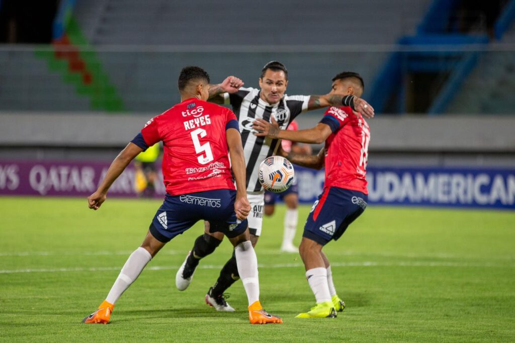 Ceará perde para o Jorge Wilstermann-BOL e está eliminado da Copa Sul-Americana