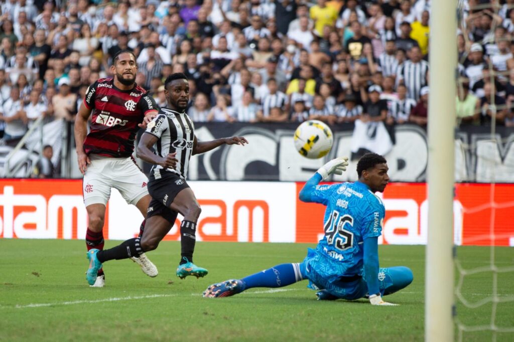 Ceará marca nos acréscimos e consegue empate com o Flamengo na Arena Castelão
