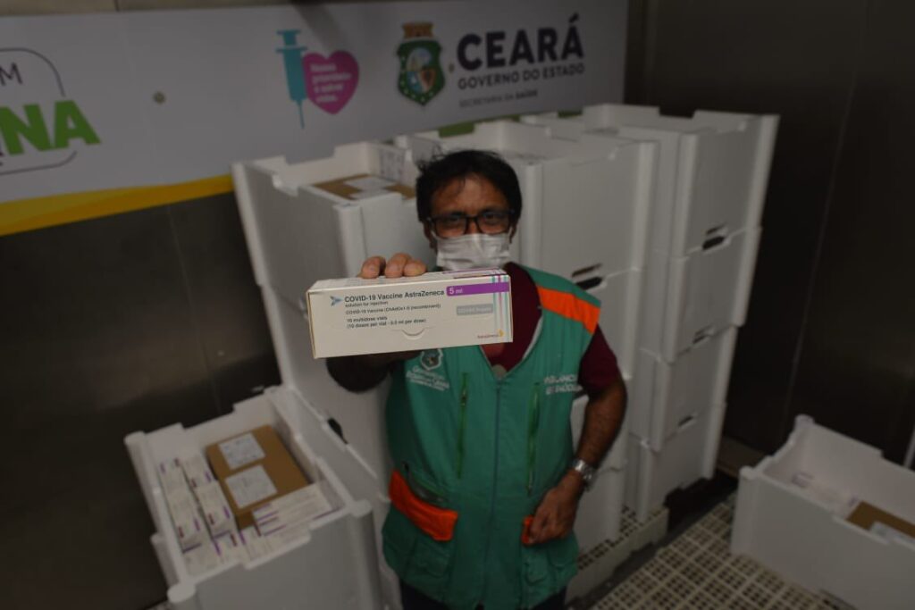 Ceará recebe 228.240 doses de vacinas contra covid-19 nesta segunda (9)