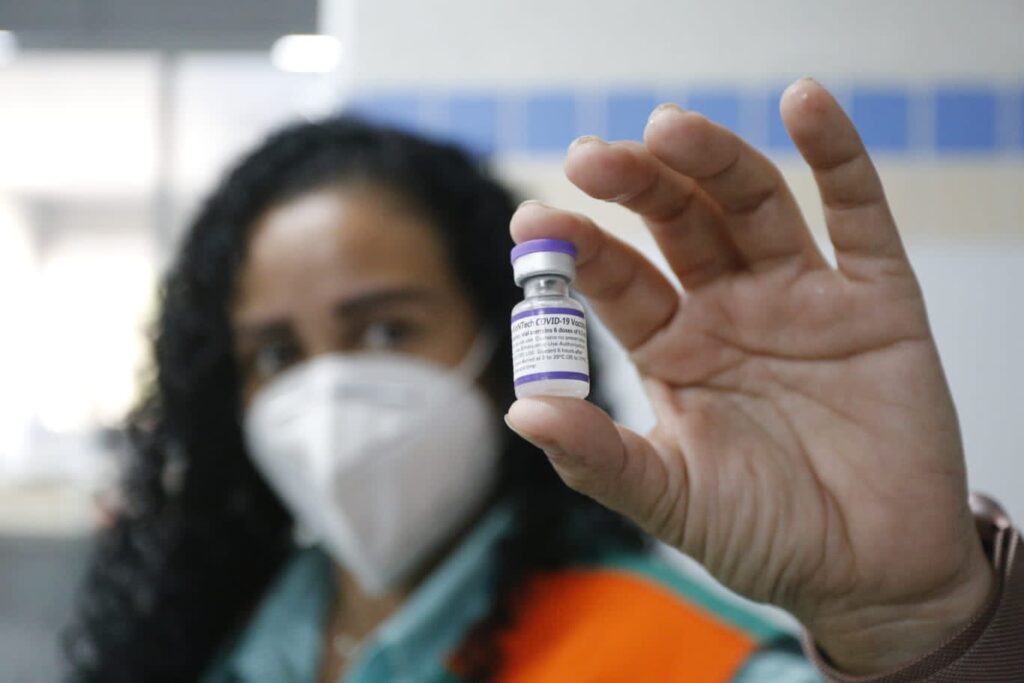 Ceará recebe mais de 231 mil doses de vacinas da Pfizer nesta segunda-feira (13)