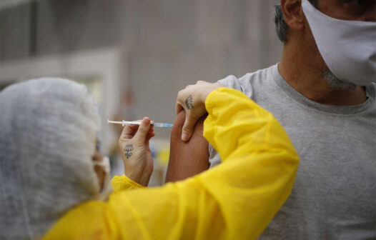 Ceará registra mais de 1,4 mil reações adversas às vacinas; confira quais são e o que fazer