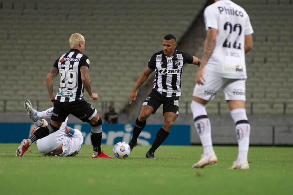 Ceará empata sem gols com o Santos e completa 6º jogo sem vitória no Brasileirão