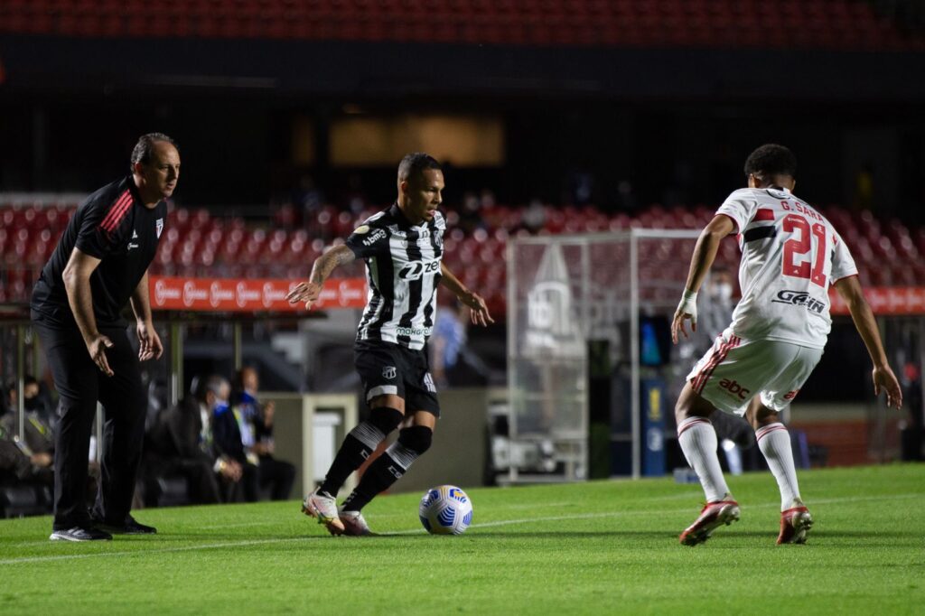 Com golaço de Fabinho e falha de Richard, Ceará empata com o São Paulo no Morumbi