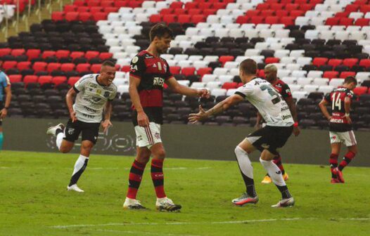 Ceará vence no Maracanã e complica Flamengo no Brasileirão