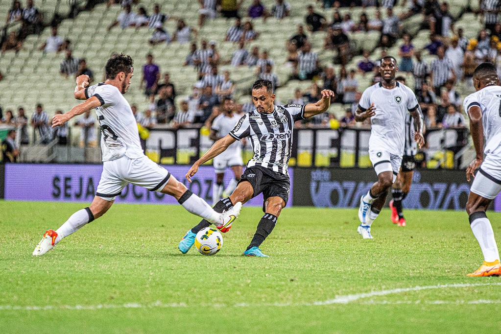 Ceará x Bragantino: onde assistir, horário e possíveis escalações