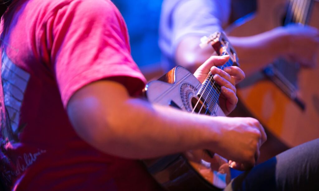 Dia do Choro, primeiro estilo de música urbana do Brasil, é celebrado neste sábado (23)