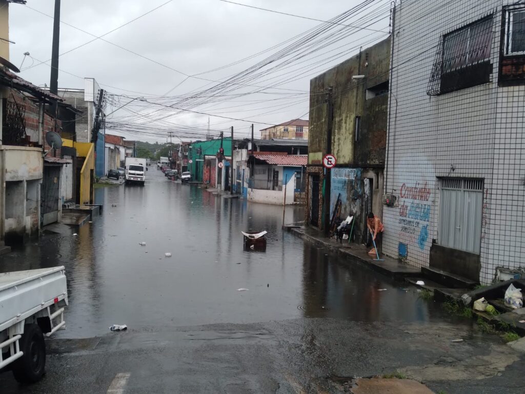 Chove em Fortaleza e outros 98 municípios