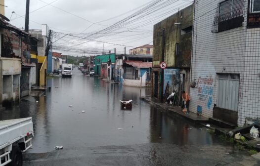 Chove em Fortaleza e outros 98 municípios