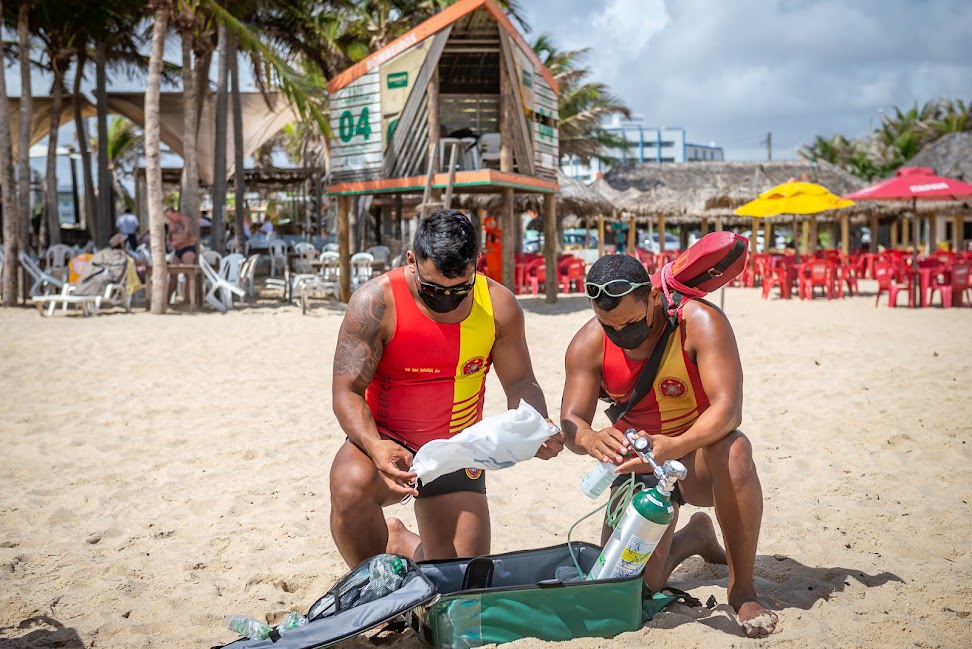 Cinco pessoas são resgatadas de afogamentos no fim de semana, na Praia do Futuro